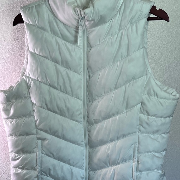 SO Heritage White Puffer Vest - Picture 1 of 3